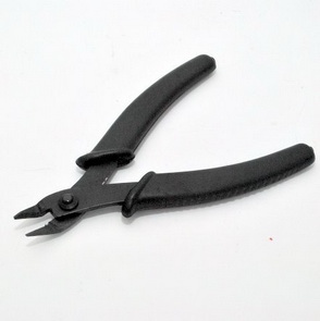 Cutting Pliers / Black